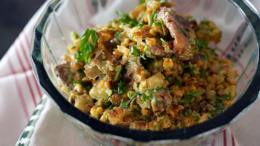 Salada de Maionese com Milho e Batatas Crocantes